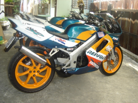 ขาย NSR PROARM 150SP ทำสีใหม่ทั้งคัน สวย มาก ราคา ต่อรองได้ ครับ อยู่ที่ สีลม ซอย 10  กทม ติดต่อ คุณ เจ 0808051985 หมดแล้วหมดเลย ครับ ราคา 36000 บาท