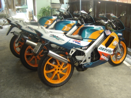 ขาย NSR PROARM 150SP ทำสีใหม่ทั้งคัน สวย มาก ราคา ต่อรองได้ ครับ อยู่ที่ สีลม ซอย 10  กทม ติดต่อ คุณ เจ 0808051985 หมดแล้วหมดเลย ครับ ราคา 36000 บาท