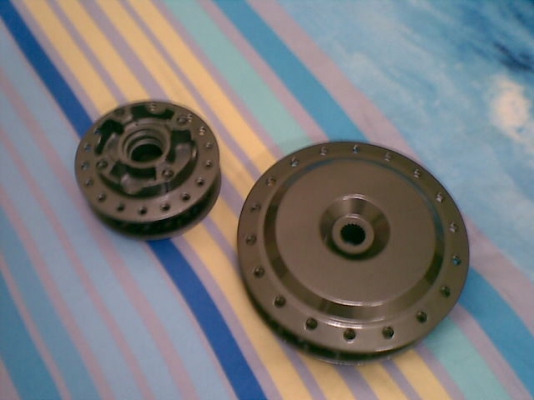 ขายดุมหน้า-หลังhonda คลิกแท้1คู่ สีเทาทองเมท ราคา700บาท โทร 0831799040โส