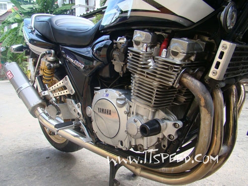 Yamaha XJR 1300 CC. ของแต่งพอควรราคาถูกแบ่งกันใช้