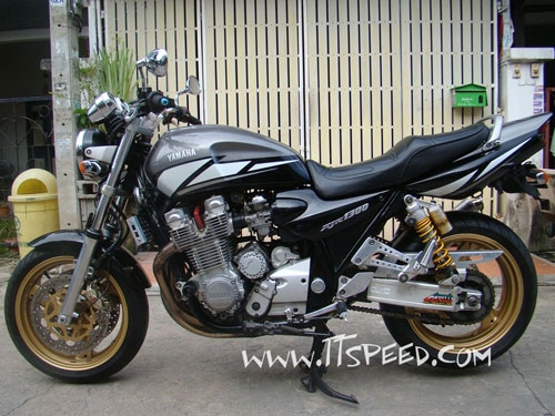 Yamaha XJR 1300 CC. ของแต่งพอควรราคาถูกแบ่งกันใช้