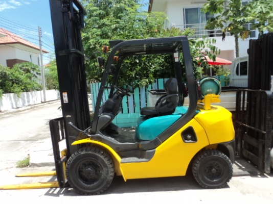 ขายฟอร์คลิฟท์ โคมัตสุ FG25-16  เสา 4.5 เมตร เกียร์ ออโต้ เครื่อง นิสสัน K21 สนใจ 081-3535-948