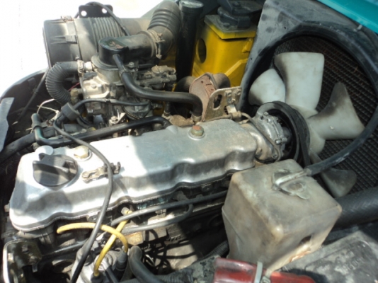 ขายฟอร์คลิฟท์ โคมัตสุ FG25-16  เสา 4.5 เมตร เกียร์ ออโต้ เครื่อง นิสสัน K21 สนใจ 081-3535-948