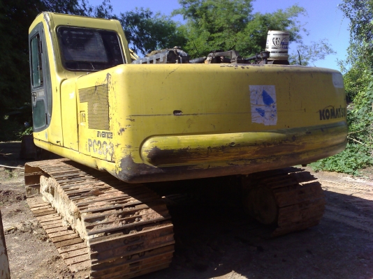 ขายรถแบคโฮ KOMATSU PC 200-6 ซี เรียล 85xxx เคื่องเดิมโซ่หนาเอวแน่นเครื่องเดิมปั้มเดิมทะเบียนเต็ม