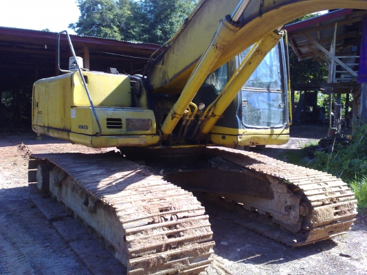 ขายรถแบคโฮ KOMATSU PC 200-6 ซี เรียล 85xxx เคื่องเดิมโซ่หนาเอวแน่นเครื่องเดิมปั้มเดิมทะเบียนเต็ม