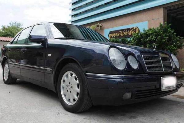 ขายbenz e230 ตากลมติดแก๊สหัวฉีด พร้อมใช้
