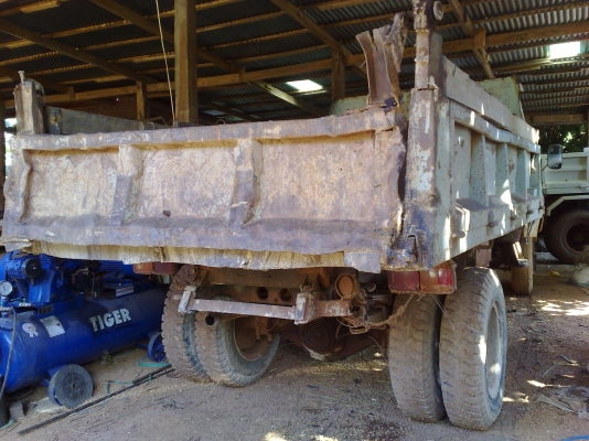 ขายรถบรรทุก 6 ล้อดั้ม ISUZU หน้ายาวดั้มเครื่องเดิมเครื่องดีคัสซีสวยเอกสารใบประมูลกรมชล