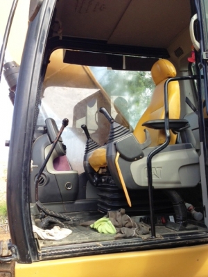 ขายด่วน..รถแบคโฮ CAT 320 D S/N 01291 ไมล์ 12,xxx ชั่วโมง รถสวย ไฟฟ้าครบ สถาพใหม่ มีแอร์เย็นฉ่ำ มีทะเบียนครบ.