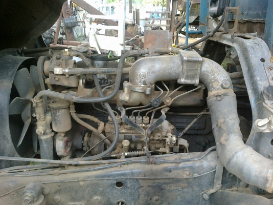 สิบล้อHINO เพลาเดียว เดิมๆ สภาพ80\%  กระบะเหล็ก ดั้มแต่ไม่มีกระบอกดั้ม อุปกรณ์ อื่นๆ อยู่ครบ ยางใหม่10เส้น สูง2เมตร ยาว6เมตร