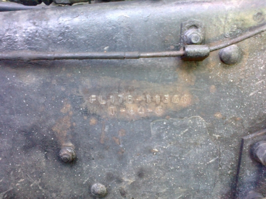 สิบล้อHINO เพลาเดียว เดิมๆ สภาพ80\%  กระบะเหล็ก ดั้มแต่ไม่มีกระบอกดั้ม อุปกรณ์ อื่นๆ อยู่ครบ ยางใหม่10เส้น สูง2เมตร ยาว6เมตร