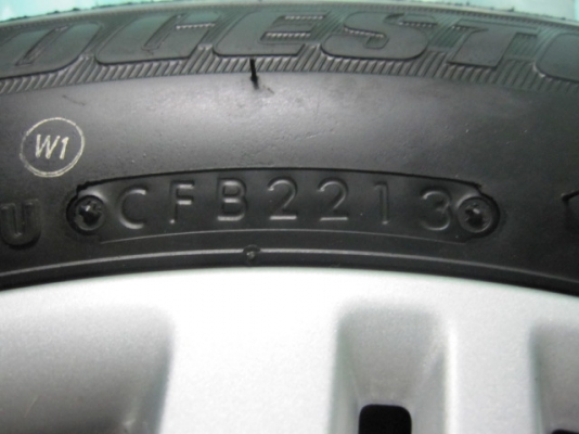 ขายยางพร้อมกะทะและฝาครอบรถ Honda City ป้ายแดง ขนาด 175/65R15 ยางปี 13 ขายยางพร้อมกะทะและฝาครอบรถ Honda City ป้ายแดง ขนาด 175/65R15 ยางปี 13