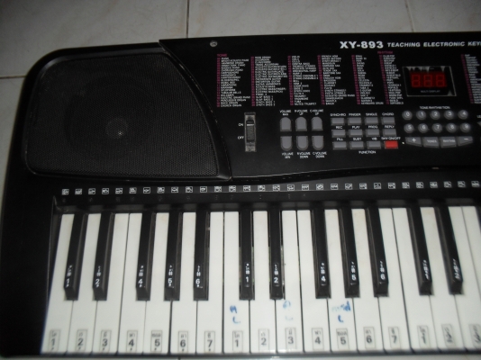 ELECTRONIC KEYBOARD