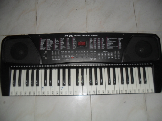 ELECTRONIC KEYBOARD