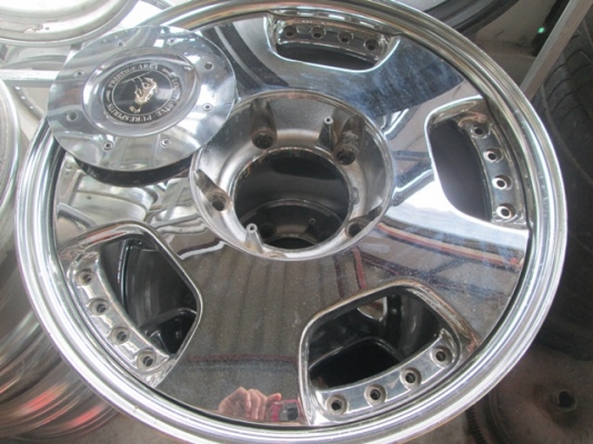 ขายล้อม้าทอง