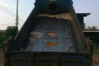 ขายด่วน 6 ล้อดั้มพ์ Isuzu 175 แรงชัชซี NRR