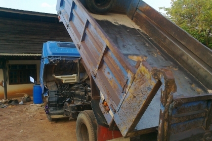 ขายด่วน 6 ล้อดั้มพ์ Isuzu 175 แรงชัชซี NRR