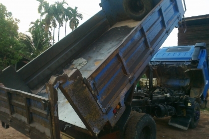 ขายด่วน 6 ล้อดั้มพ์ Isuzu 175 แรงชัชซี NRR