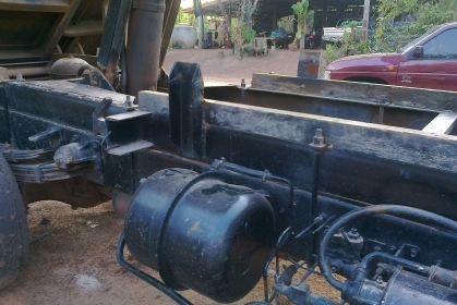 ขายด่วน 6 ล้อดั้มพ์ Isuzu 175 แรงชัชซี NRR