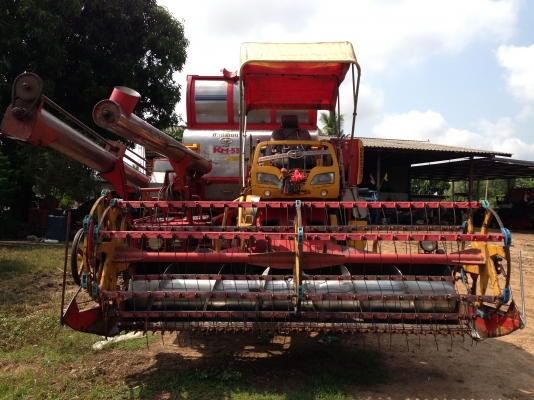 ขาย !!!!!! ด่วน..รถเกี่ยวข้าวศักดิ์พัฒนา FG 2001 Big 37 ตัวเดิน 12 เครื่อง6D17มิตซู 210 กรรมนาแท๊คเตอร์