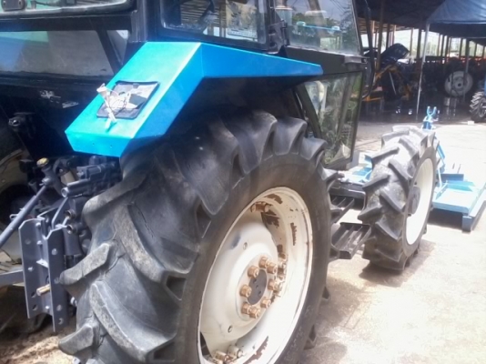 ขายรถไถนำเข้าFORD4630ขนาด3 สูบ2 เพลา65 แรงม้า คานหน้าคาลาโร่
