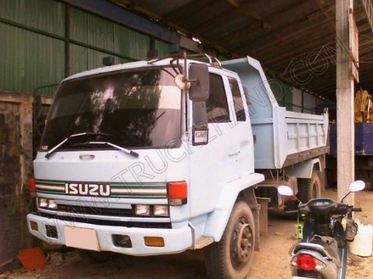 รถบรรทุก 6 ล้อดั๊มพ์ ยี่ห้อ ISUZU ROCKY 195 แรงม้า