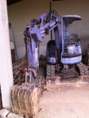 รถแบคโฮ ยี่ห้อ KOMATSU PC28 สไลด์ได้