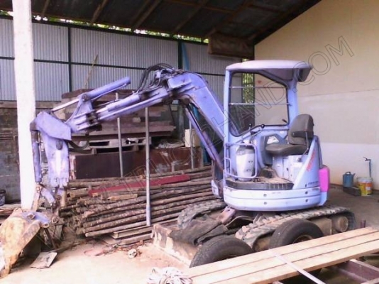 รถแบคโฮ ยี่ห้อ KOMATSU PC28 สไลด์ได้