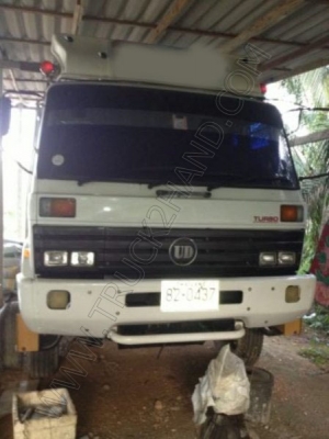 รถบรรทุก 10 ล้อดั๊มพ์ ยี่ห้อ NISSAN รุ่น UD230