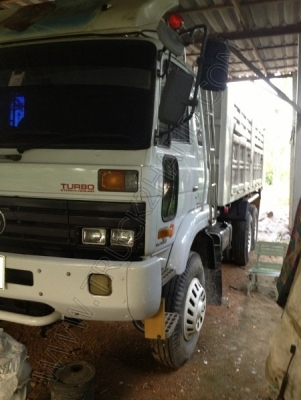 รถบรรทุก 10 ล้อดั๊มพ์ ยี่ห้อ NISSAN รุ่น UD230