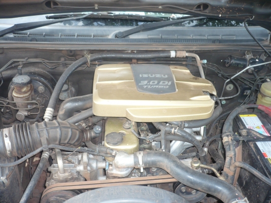 อีซูซุ 4 ประตู สวยๆ น่าใช้มากรับส่งนักเรียนเท่านั้น