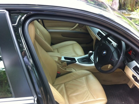 ขาย BMW320i E90 ปี2005 สภาพสวยมาก ต่อรองได้ครับ ขาย BMW320i E90 ปี2005 สภาพสวยมาก ต่อรองได้ครับ