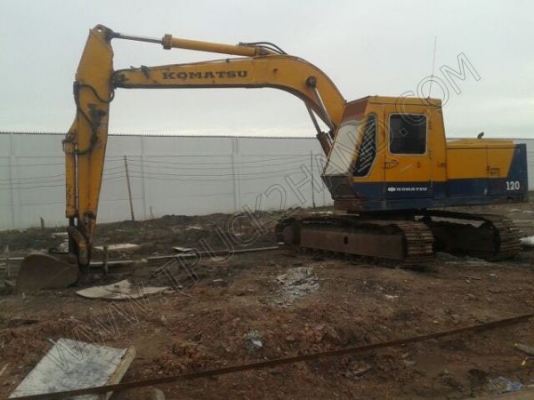 รถแบคโฮ ยี่ห้อ KOMATSU รุ่น 120-2