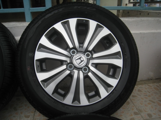 ขายล้อแม็ก Honda freed ถอดจากรถป้ายแดง 15"x5.5" et50 4รู 100 + ยางปี 12 ,3เส้นและปี13,1 เส้นครับ (081-3747940)