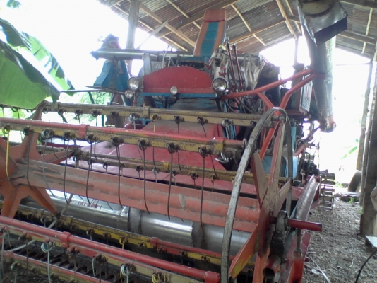 รถเกี่ยวข้าวบางไทร กำไรทอง (อุ้ม) ราคาต่อรองได้ครับ