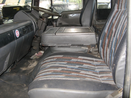 ขาย 6ล้อ ฮีโน่ สิงห์ไฮเทค 195 แรง ยาว 7.20 ปี1995  สภาพสวยเดิมเครื่องดี พร้อมใช้งาน ชมก่อนได้ครับ สนใจติดต่อ 081-9425443