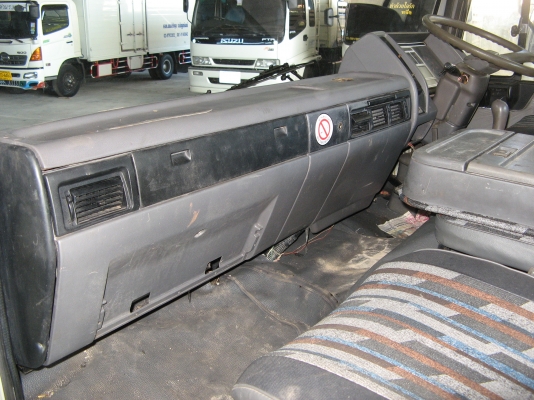 ขาย 6ล้อ ฮีโน่ สิงห์ไฮเทค 195 แรง ยาว 7.20 ปี1995  สภาพสวยเดิมเครื่องดี พร้อมใช้งาน ชมก่อนได้ครับ สนใจติดต่อ 081-9425443