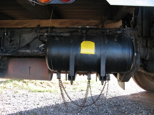 ขาย 6ล้อ ฮีโน่ สิงห์ไฮเทค 195 แรง ยาว 7.20 ปี1995  สภาพสวยเดิมเครื่องดี พร้อมใช้งาน ชมก่อนได้ครับ สนใจติดต่อ 081-9425443