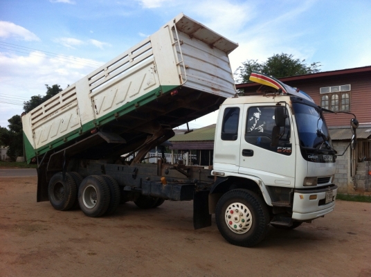 ISUZU DECA FXZ 270 HP EURO1 ปี 40 สิบล้อดั๊มพ์ 2 เพลา กระบะดั๊มพ์เหล็ก 12 ตันของสามมิตรลอนเฉียง เครื่องแน่นแรง ภายในเก๋งคอนโซลสวยครบพร้อม แอร์เย็น พวงมาลัยเพาเวอร์ ระบบเบรคทริ๊ปฟี้ครบ ช่วงล่างคัชซีสวยเดิมๆ ยางสภาพดี 10 เส้นประมาณ 70\% พร้อมบรรทุกพร้อมใช้งา ISUZU DECA FXZ 270 HP EURO1 ปี 40 สิบล้อดั๊มพ์ 2 เพลา กระบะดั๊มพ์เหล็ก 12 ตันของสามมิตรลอนเฉียง เครื่องแน่นแรง ภายในเก๋งคอนโซลสวยครบพร้อม แอร์เย็น พวงมาลัยเพาเวอร์ ระบบเบรคทริ๊ปฟี้ครบ ช่วงล่างคัชซีสวยเดิมๆ ยางสภาพดี 10 เส้นประมาณ 70\% พร้อมบรรทุกพร้อมใช้งา