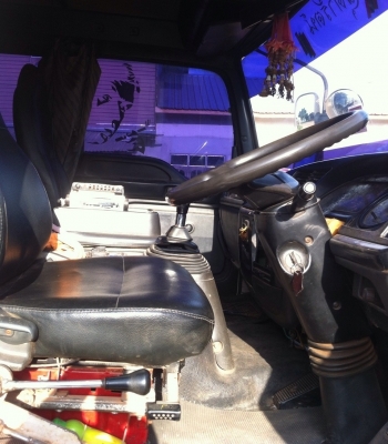 ISUZU DECA FXZ 270 HP EURO1 ปี 40 สิบล้อดั๊มพ์ 2 เพลา กระบะดั๊มพ์เหล็ก 12 ตันของสามมิตรลอนเฉียง เครื่องแน่นแรง ภายในเก๋งคอนโซลสวยครบพร้อม แอร์เย็น พวงมาลัยเพาเวอร์ ระบบเบรคทริ๊ปฟี้ครบ ช่วงล่างคัชซีสวยเดิมๆ ยางสภาพดี 10 เส้นประมาณ 70\% พร้อมบรรทุกพร้อมใช้งา ISUZU DECA FXZ 270 HP EURO1 ปี 40 สิบล้อดั๊มพ์ 2 เพลา กระบะดั๊มพ์เหล็ก 12 ตันของสามมิตรลอนเฉียง เครื่องแน่นแรง ภายในเก๋งคอนโซลสวยครบพร้อม แอร์เย็น พวงมาลัยเพาเวอร์ ระบบเบรคทริ๊ปฟี้ครบ ช่วงล่างคัชซีสวยเดิมๆ ยางสภาพดี 10 เส้นประมาณ 70\% พร้อมบรรทุกพร้อมใช้งา