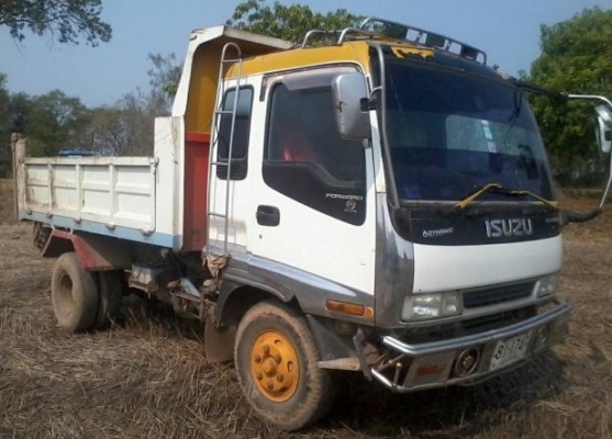 ISUZU DECA 195 HP 6HE1 หกล้อดั๊มพ์ กระบะดั๊มพ์เหล็ก 6 ตันความยาว 3.60 เมตรสภาพดีไม่มีผุกร่อน เครื่องแห้งแรงดี ภายในเก๋งคอนโซลสวยครบ แอร์ พวงมาลัยเพาเวอร์ กระจกไฟฟ้า ระบบเบรคทริ๊ปฟี้ ช่วงล่างใหญ่คัชซีไม่มีดาม ยาง 8.25 ขอบ 16 สภาพดี 70\% พร้อมบรรทุกพร้อมใช้ง