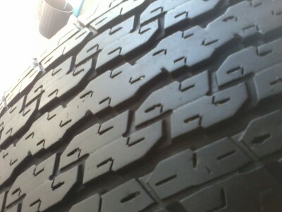 ขายยาง245/70/16 ปี 3909 BRIDERTONE DUELER H/T 840 1 ชุด  ราคา :  4,000.00  บาท