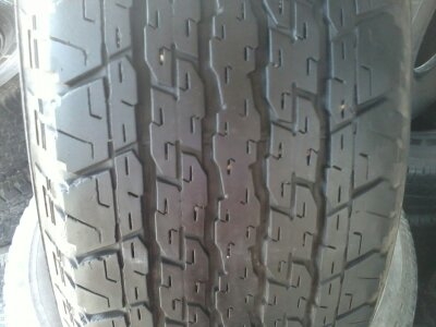 ขายยาง245/70/16 ปี 3909 BRIDERTONE DUELER H/T 840 1 ชุด  ราคา :  4,000.00  บาท