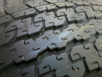 ขายยาง265/70/16 ปี 09 BRIDERTONE DUELER H/T 840 1 ชุด  ราคา :  4,000.00  บาท