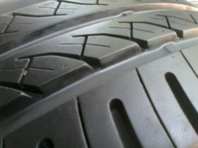 ขายยาง205/60/15 ปี 09 YOKOHAMA A.driver 1 ชุด  ราคา :  3,000.00  บาท