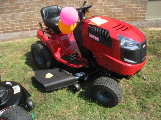 เหลือ John Deere 2 คันสุดท้าย รถตัดหญ้านั่งขับ