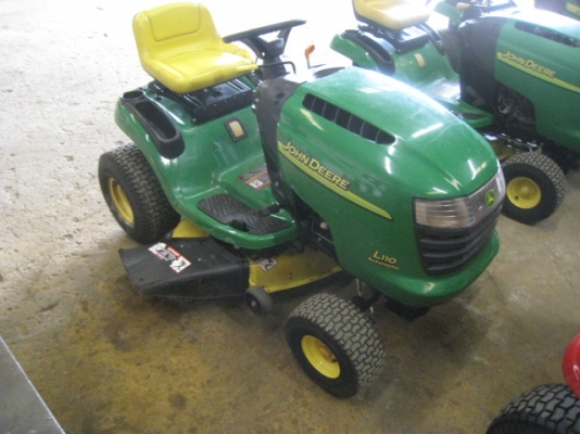 เหลือ John Deere 2 คันสุดท้าย รถตัดหญ้านั่งขับ