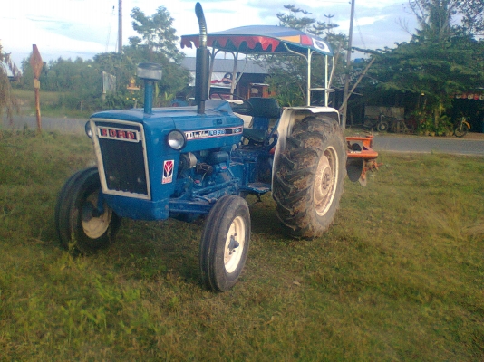 ลดราคาแล้วอยากขาย รถไถฟอร์ด  6015 ผานตราช้าง22X6  ชุดใบมีดันดินครบชุด(ต้องแปลงใส่)พร้อมขนส่ง