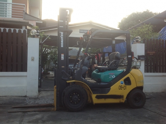 ขาย ฟอล์คลิฟต์  2.0 ตัน  KOMATSU FG20T-16  รถปี 2009  เสา 4 เมตร เกียร์ AUTO
