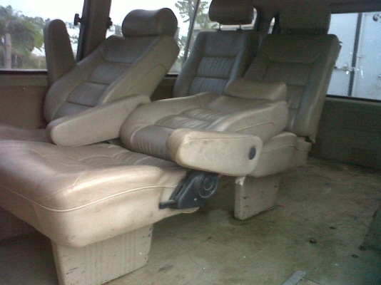 ขายรถตู้บัสดี้สวยพร้อมใช้้้ เครื่อง 2500ซีซี 90 แรง ขายรถตู้บัสดี้สวยพร้อมใช้้้ เครื่อง 2500ซีซี 90 แรง