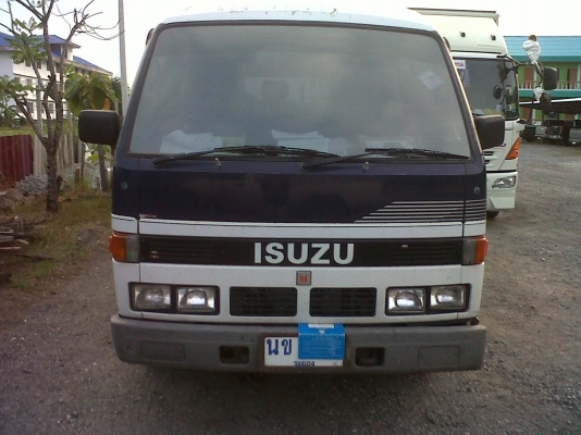 ขายรถตู้บัสดี้สวยพร้อมใช้้้ เครื่อง 2500ซีซี 90 แรง